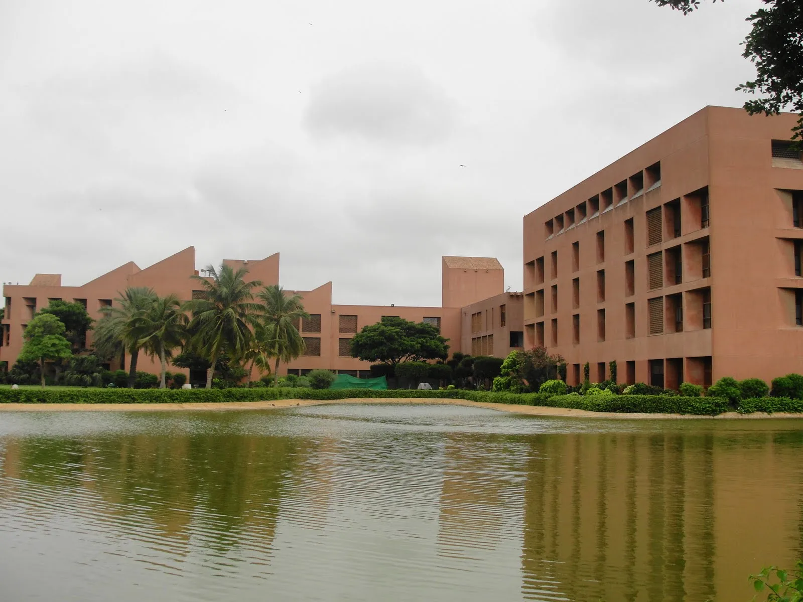 AgaKhanUniversity